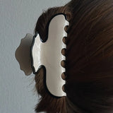 Leonora Claw Clip